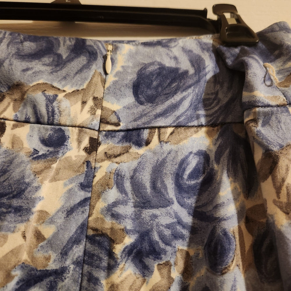 Talbots Blue and Cream Floral Circle Midi A-Line Skirt - Picture 3 of 4